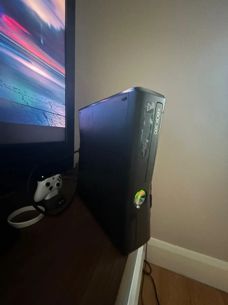 Xbox 360 s (slim) 250GB - Image 2