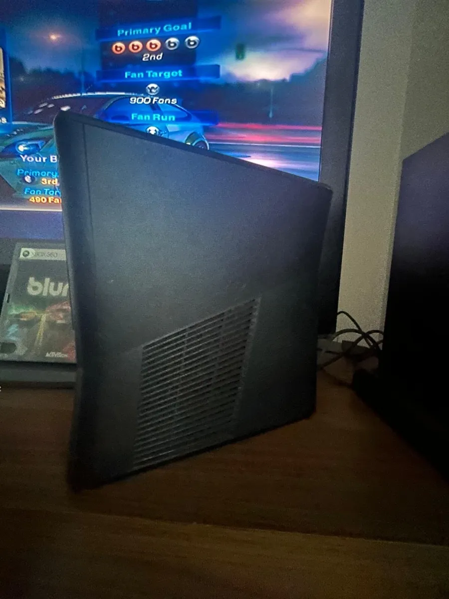 Xbox 360 s (slim) 250GB - Image 3