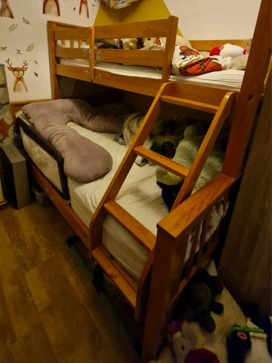 Triple sleeper bunk bed - Image 2