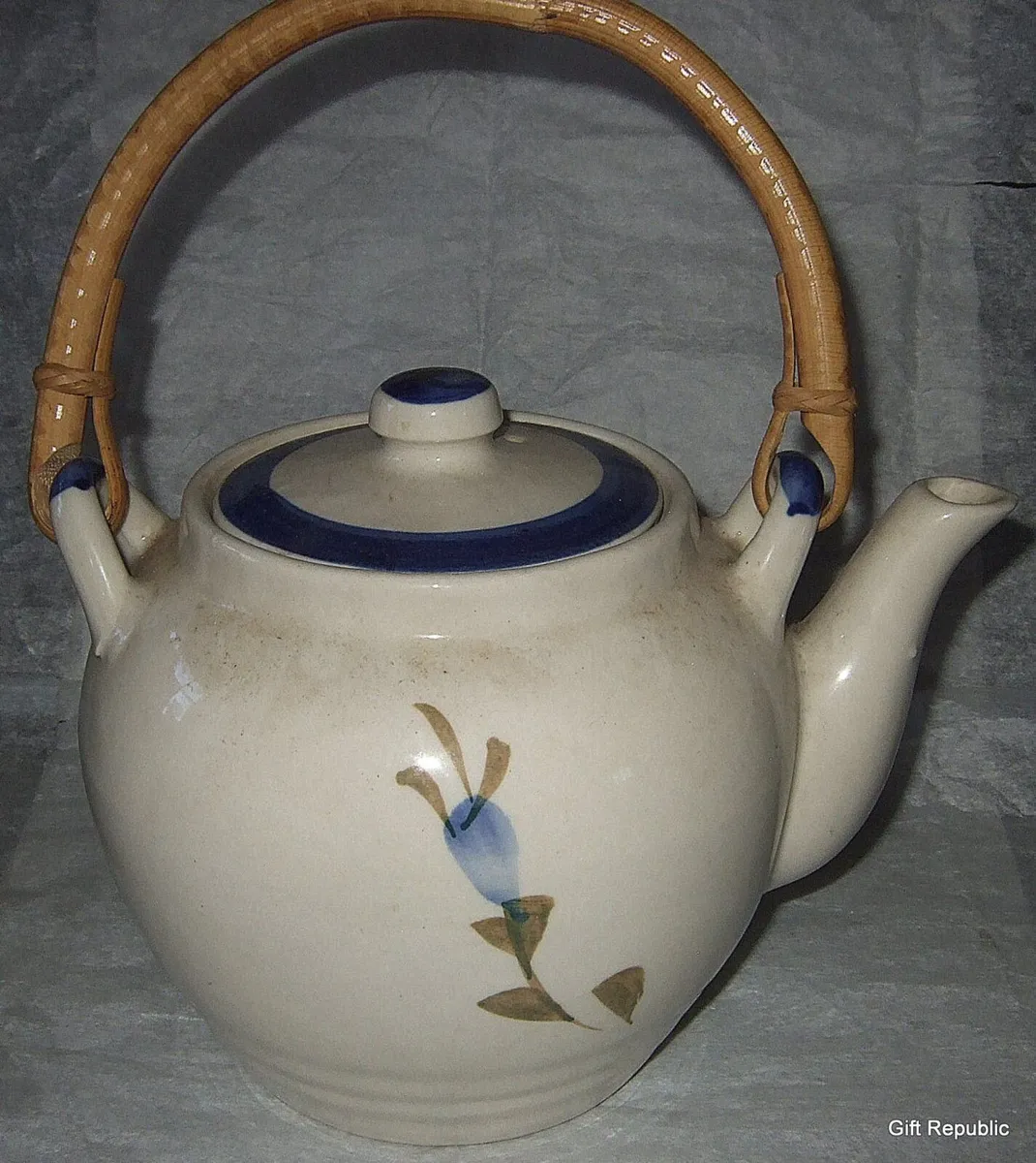 Vintage Chi Kiang Teapot with Bamboo Handle - Image 4