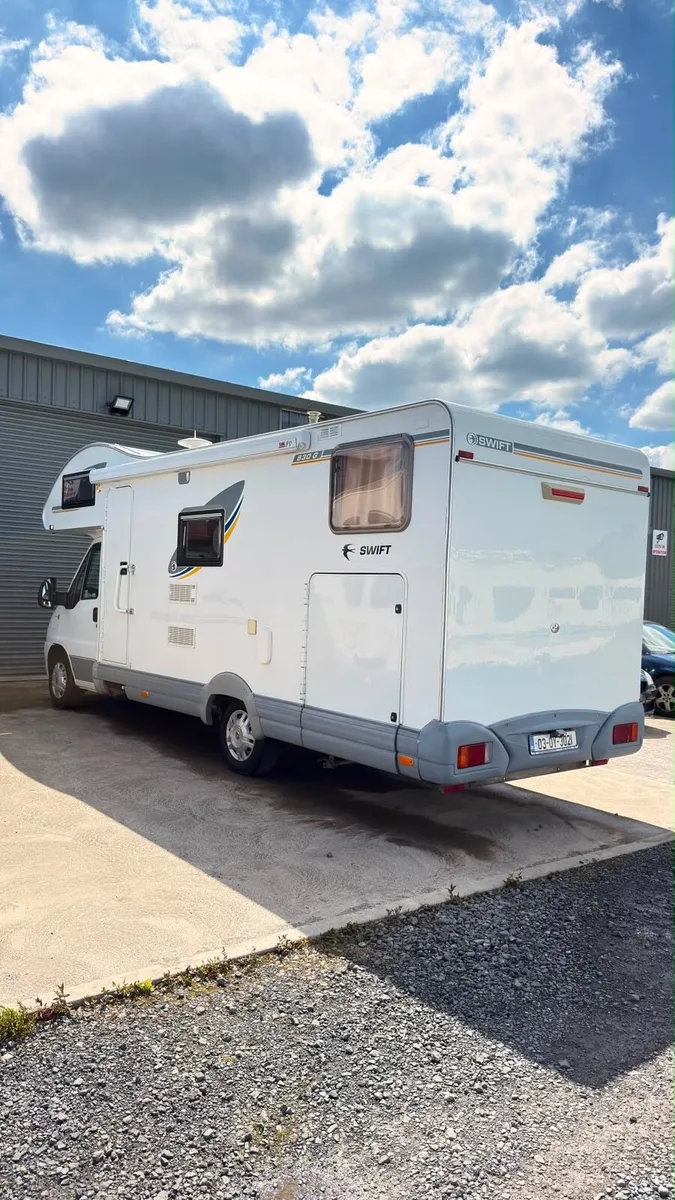 Camper - Image 2