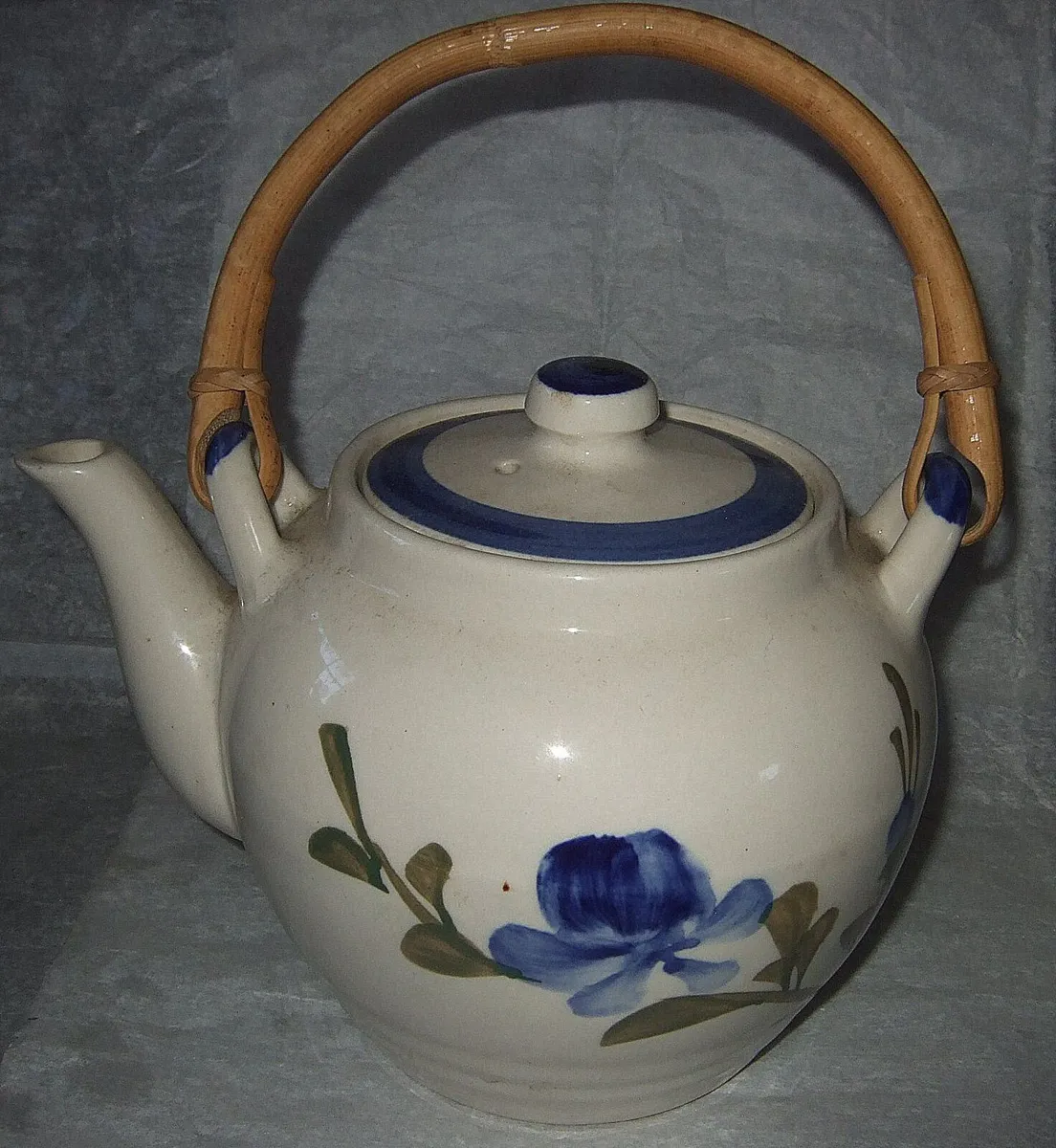 Vintage Chi Kiang Teapot with Bamboo Handle - Image 1