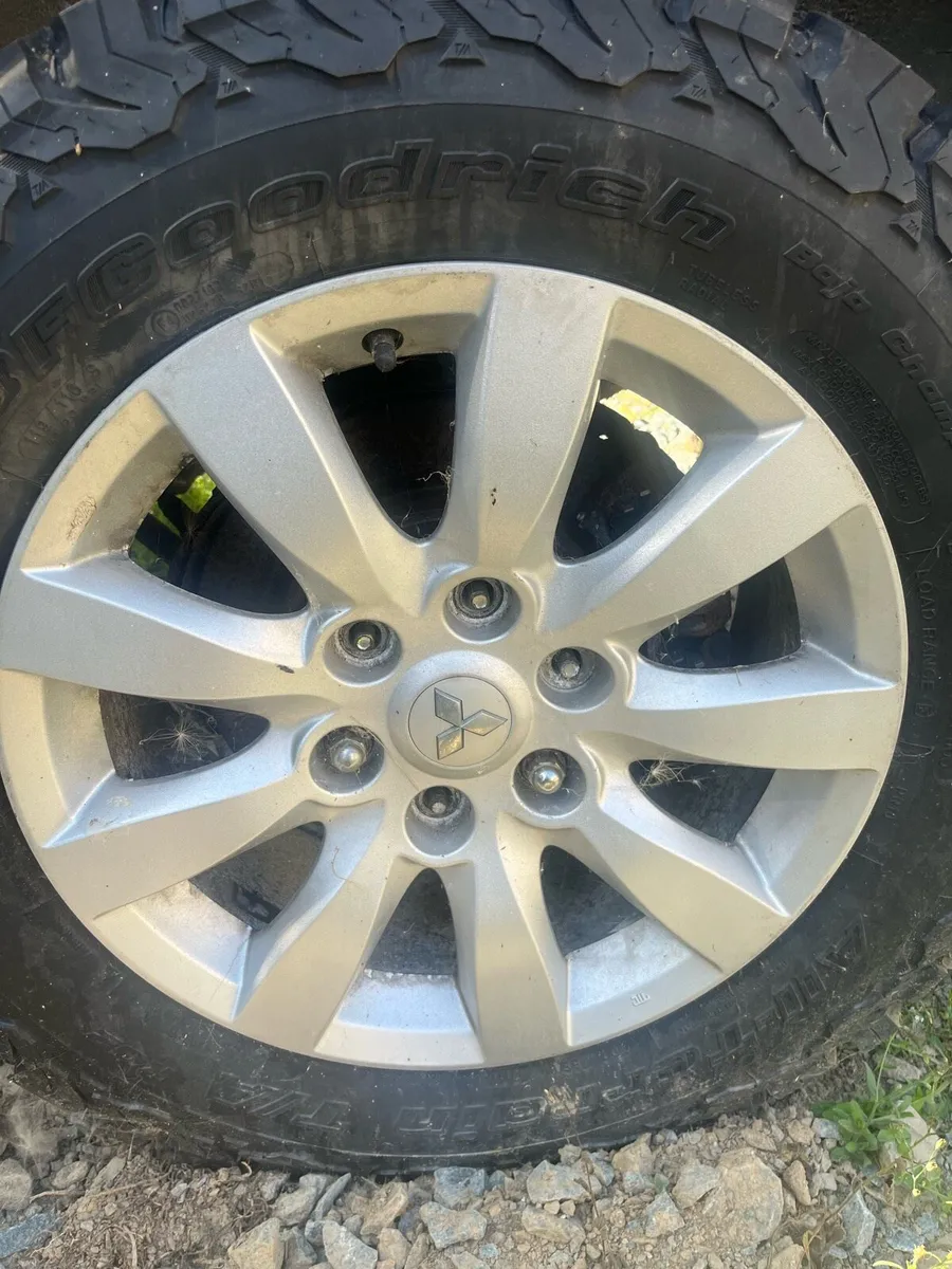 Pajero Wheels - Image 1