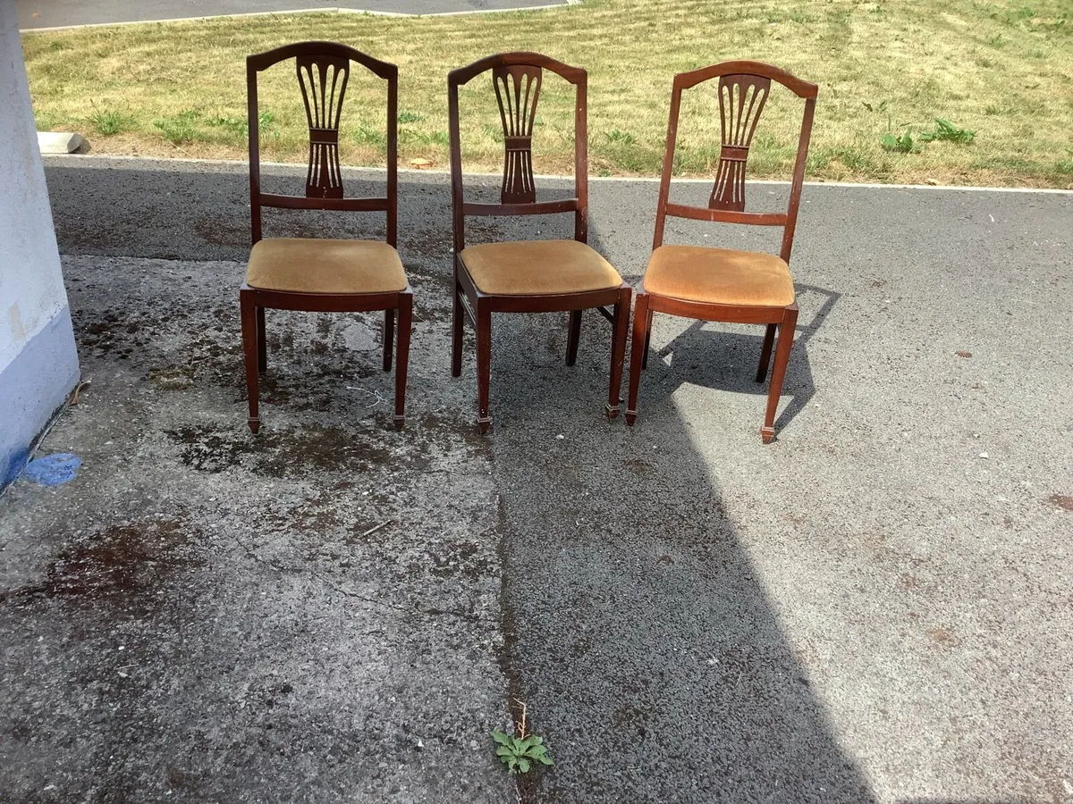 One Mahogany carver chair +3 dining ones ,€25 for - Image 3
