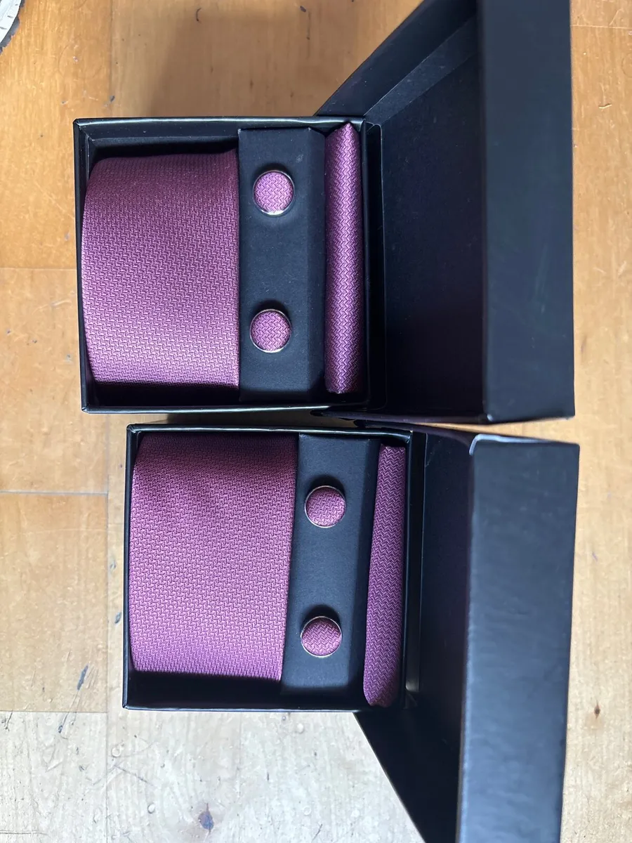 Two Brand new tie and cufflinks sets - Image 1
