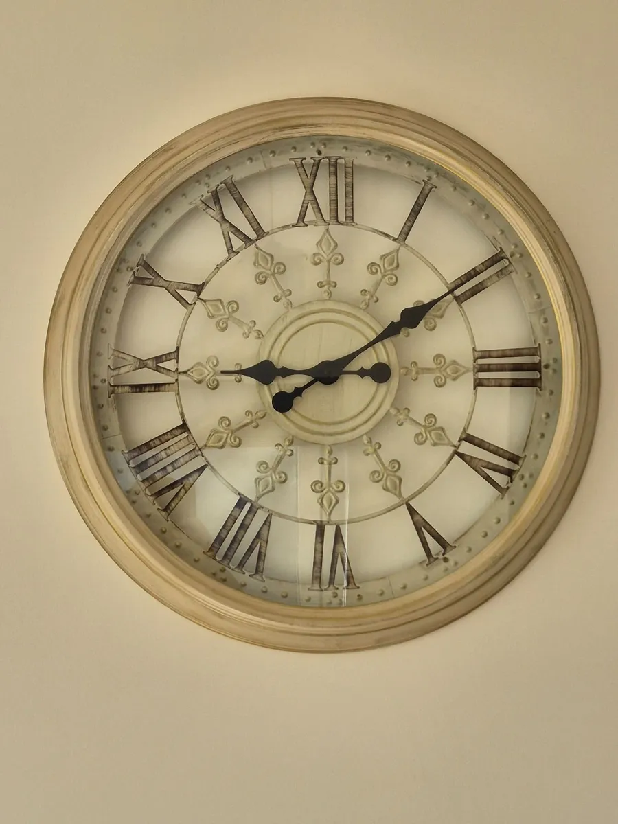 Large French-Style Wall Clock – Roman Numerals - Image 4