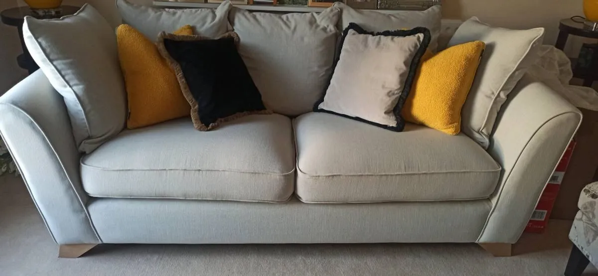 Sitting room furniture set - Image 1