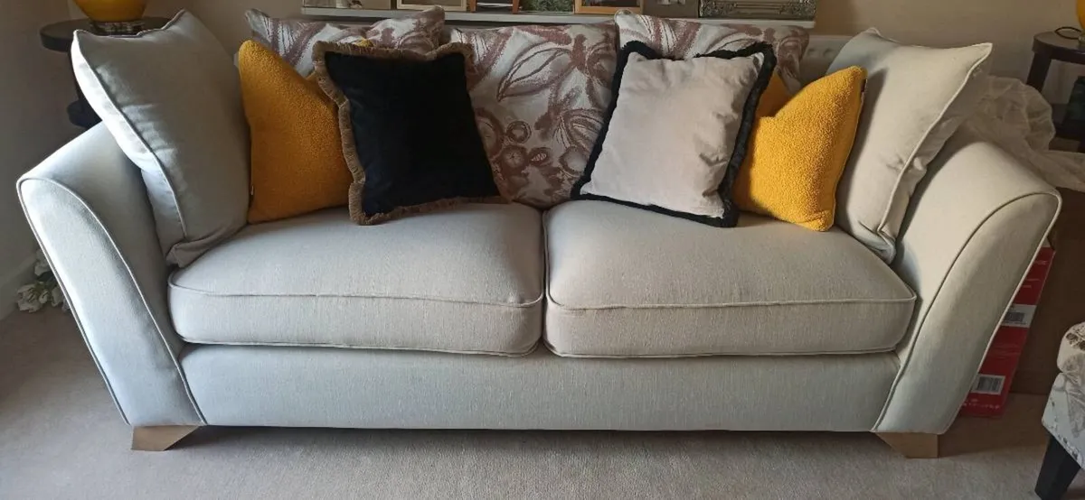 Sitting room furniture set - Image 2