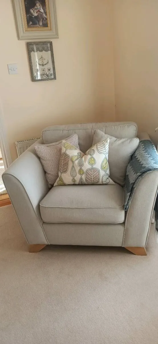 Sitting room furniture set - Image 4
