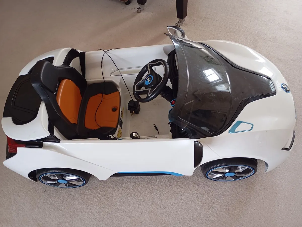 Toy car - Image 2