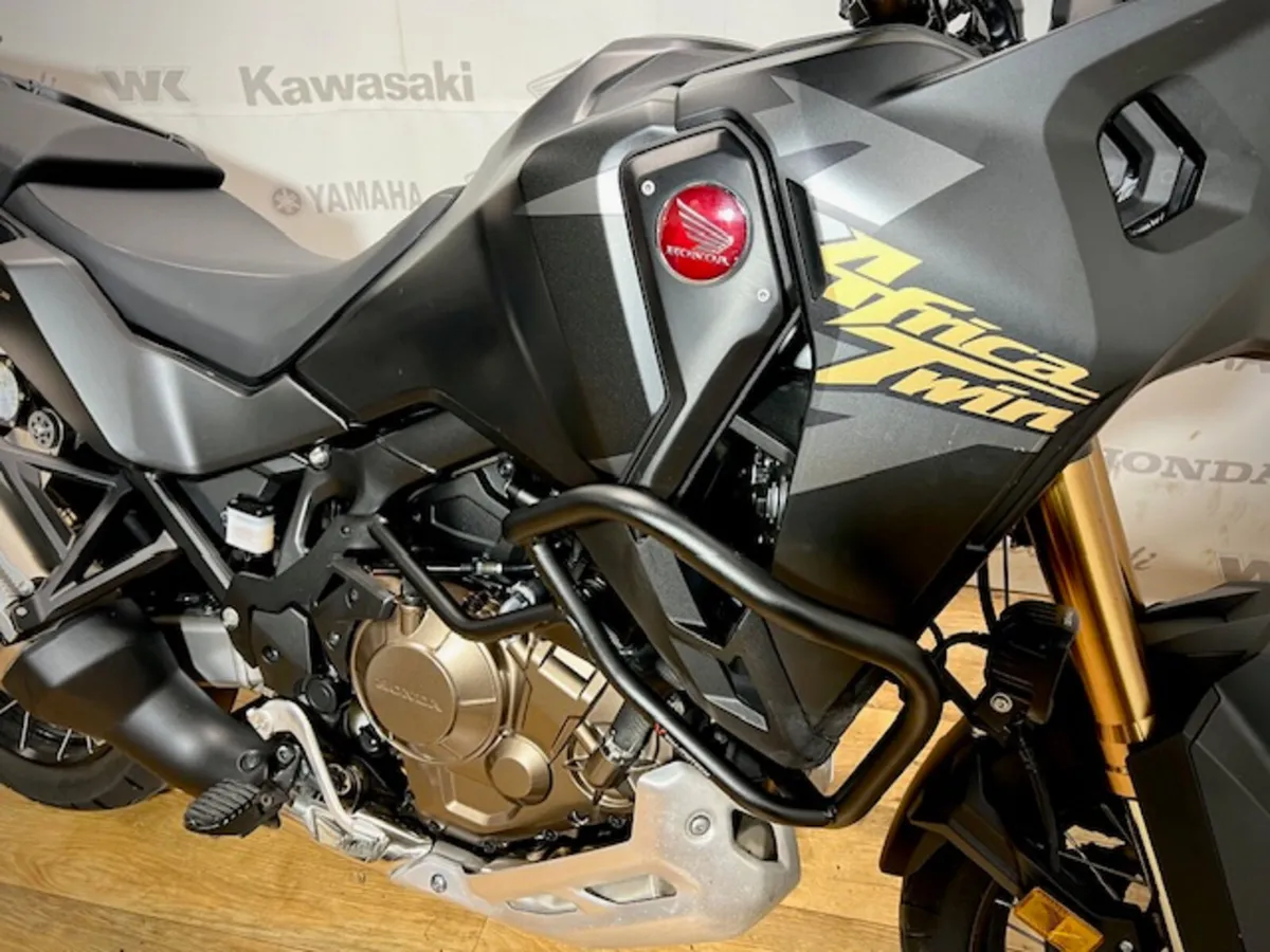 PRE-OWNED Honda Africa Twin CRF1100 2024 - Image 4