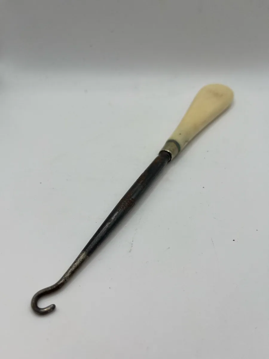 Victorian period bone handle button hook - Image 1