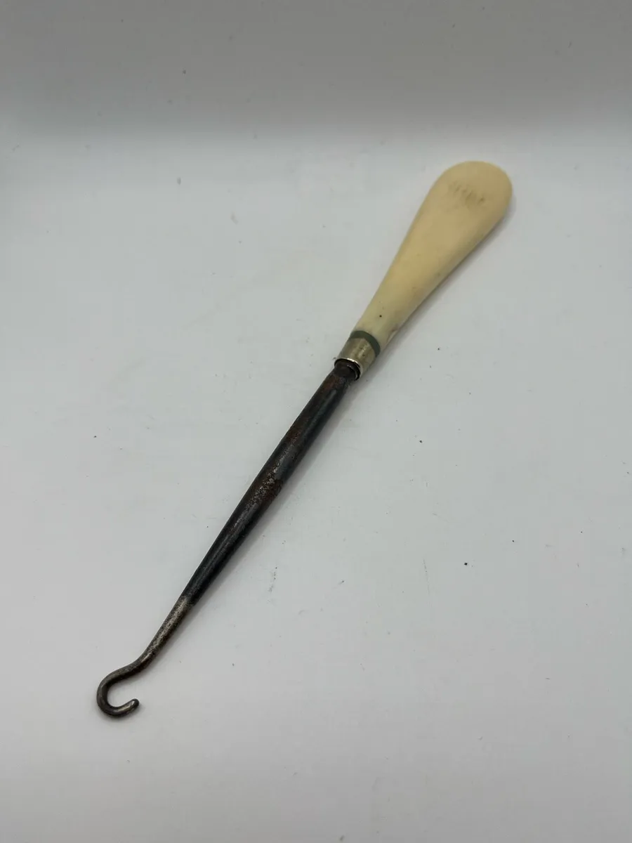 Victorian period bone handle button hook - Image 2