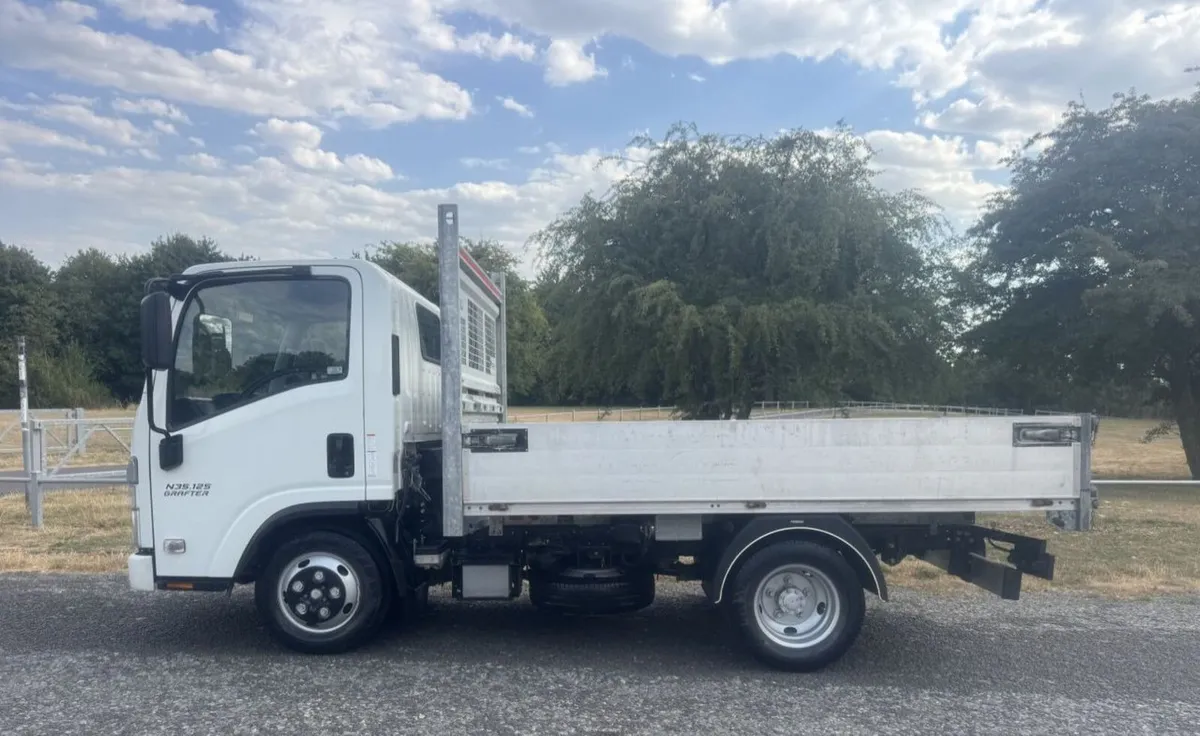 2023 Isuzu Grafter Tipper Van - Image 3