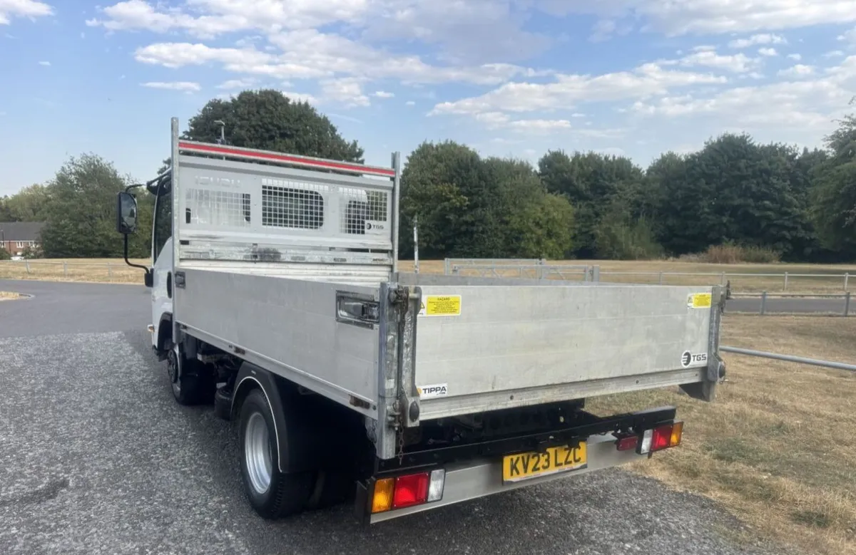 2023 Isuzu Grafter Tipper Van - Image 4