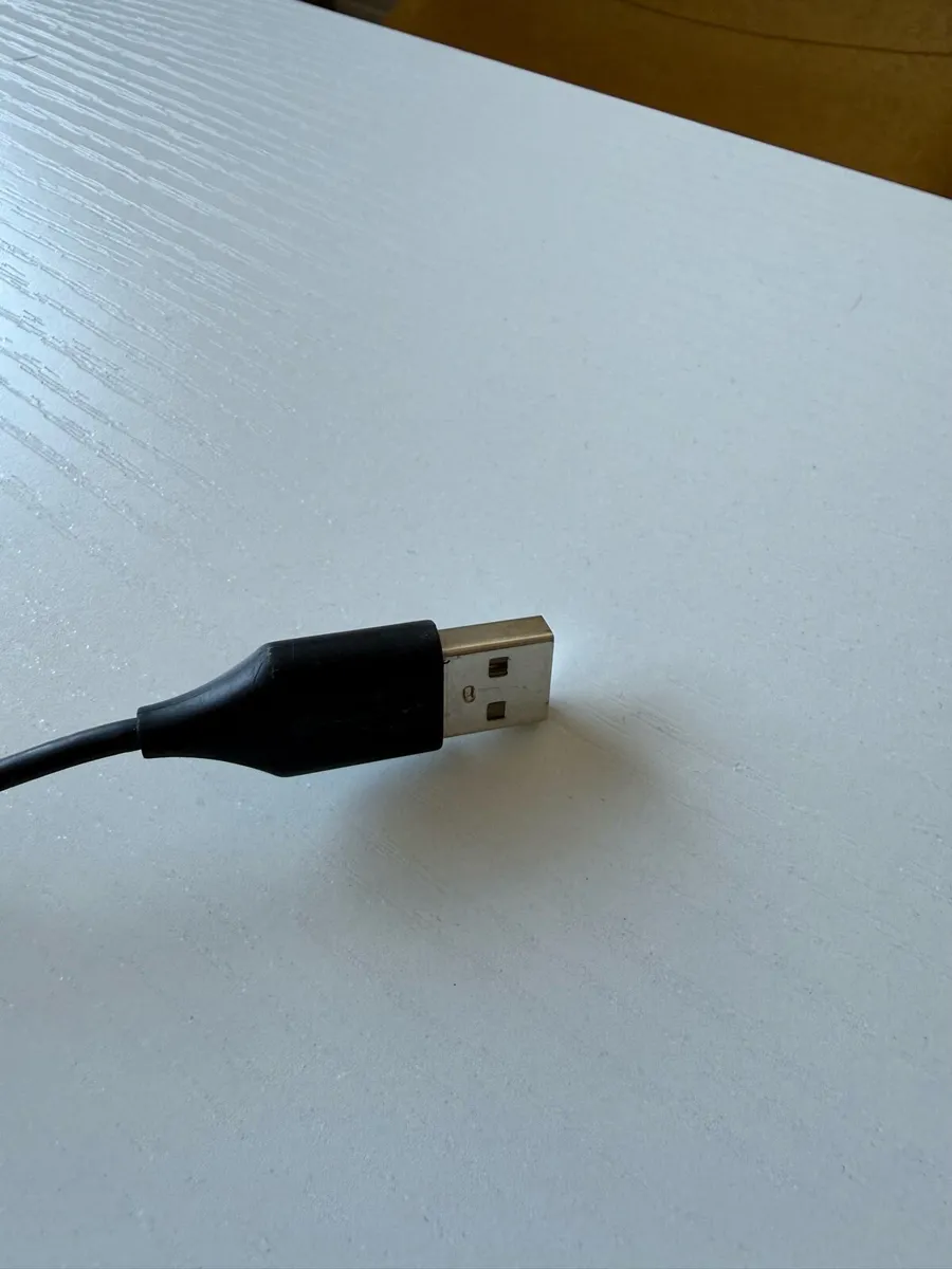 USB-C to USB connect and charge cable - Image 3