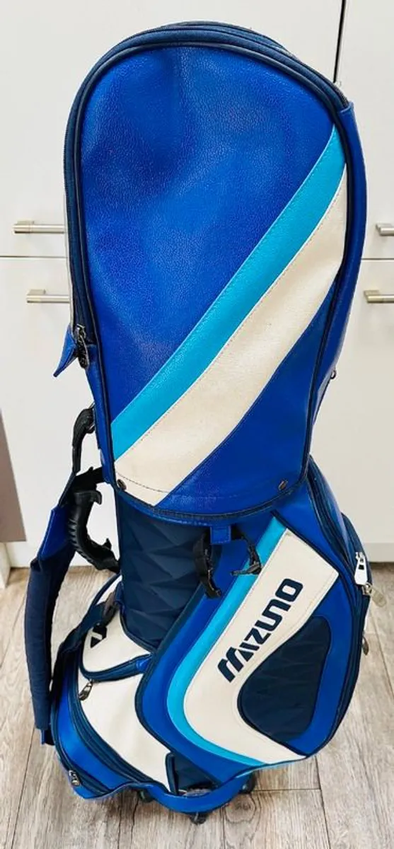 Set of Mizuno MX-17 Irons, Mizuno Bag Plus set of  3 Callaway Woods/Irons - Image 1