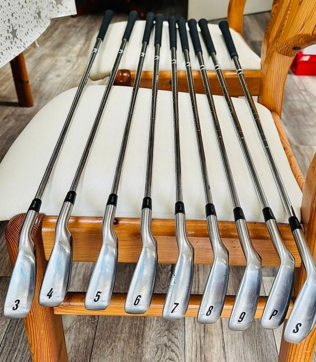 Set of Mizuno MX-17 Irons, Mizuno Bag Plus set of  3 Callaway Woods/Irons - Image 4