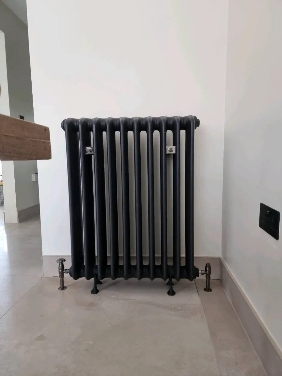 Traditional cast iron radiators - Fully restored - Image 4
