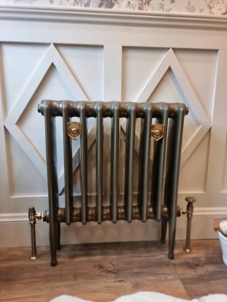 Traditional cast iron radiators - Fully restored - Image 1