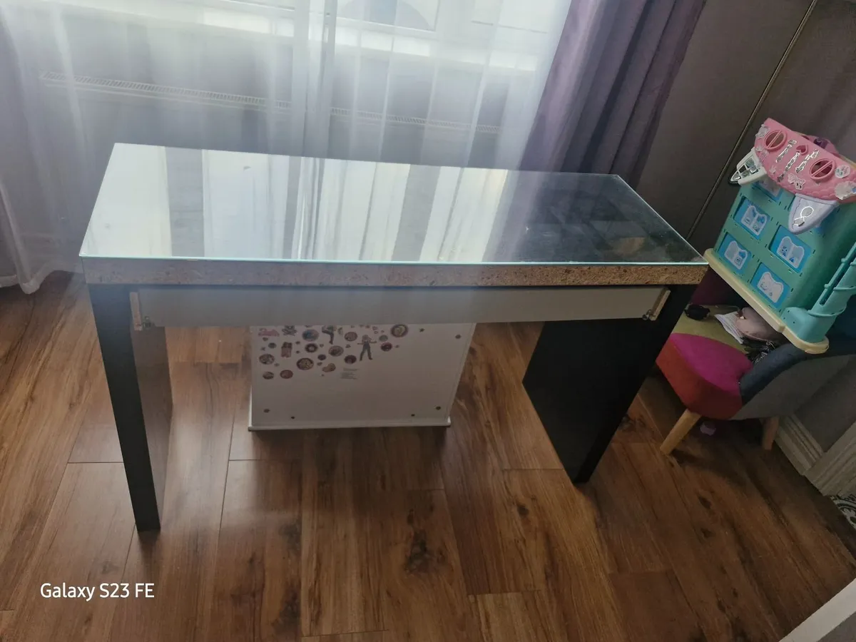 Malm dressing table - Image 4
