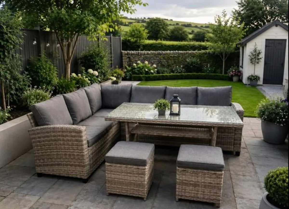 Garden furniture - Image 1