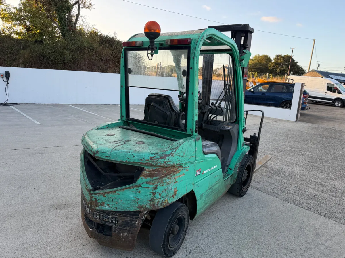 Mitsubishi 3 ton forklift - Image 2