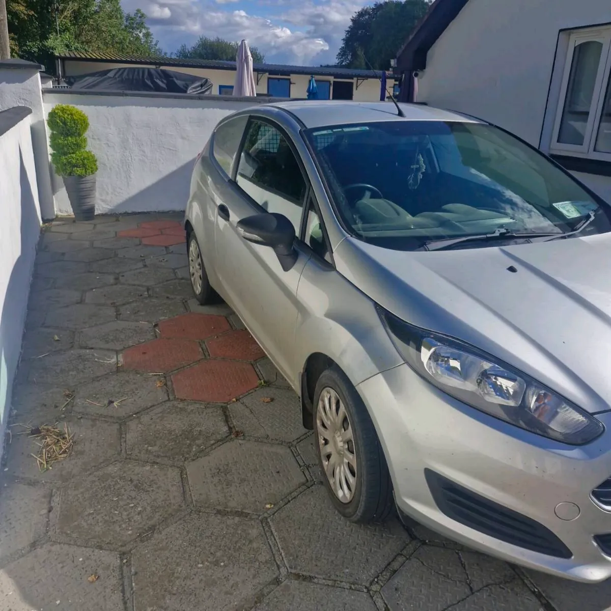 Ford fiesta (New doe) - Image 4