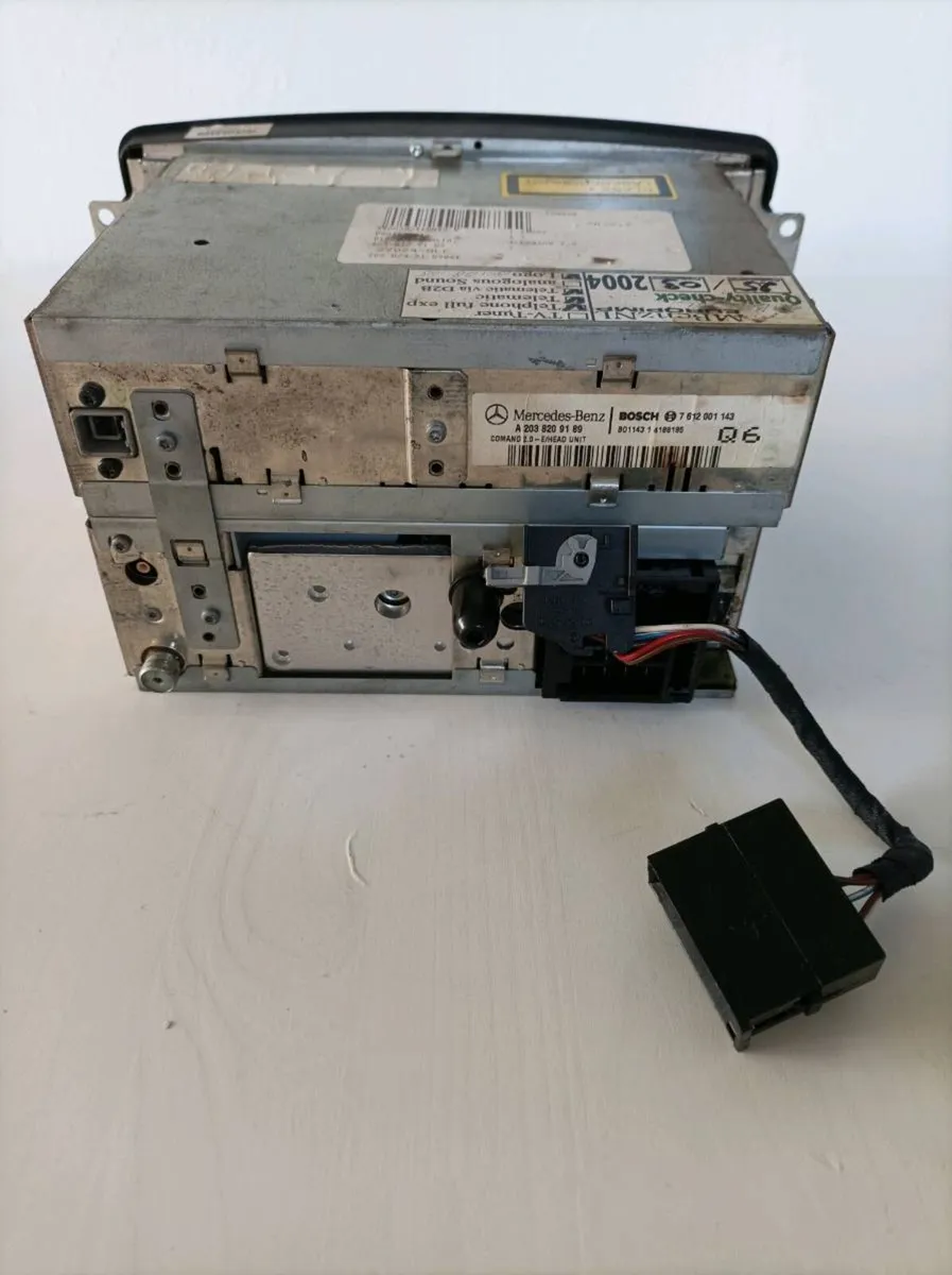 Original Mercedes Car Radio - Image 2