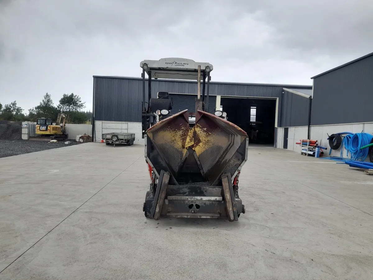 BOMAG BF 300 Paver - Image 2