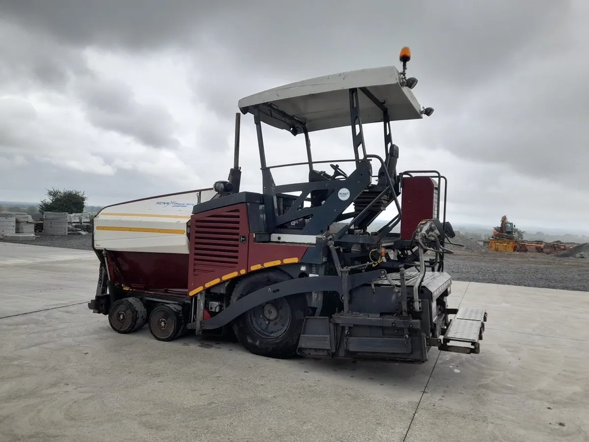 BOMAG BF 300 Paver - Image 3