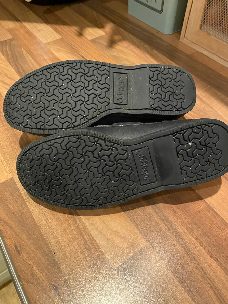 School shoes - Image 4