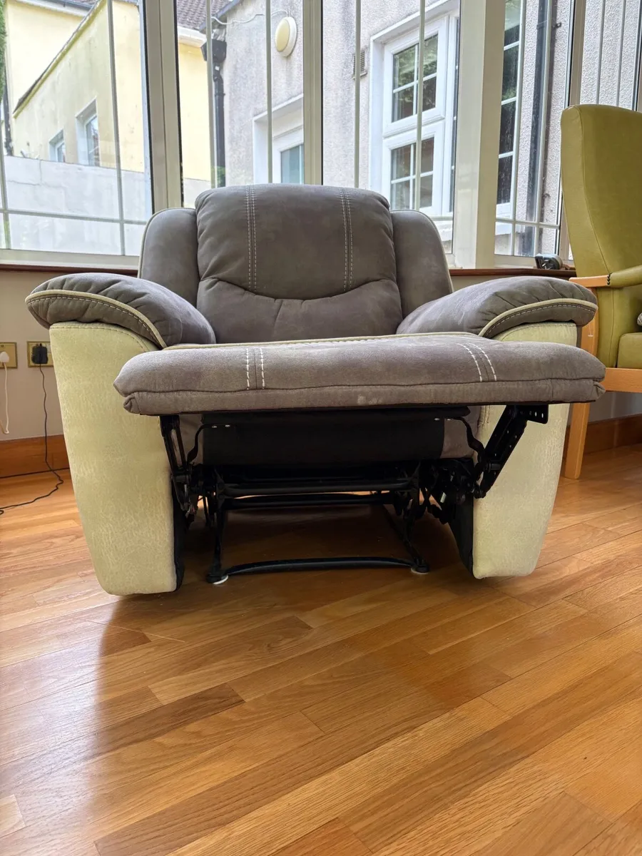 Recliner Armchair - Image 3