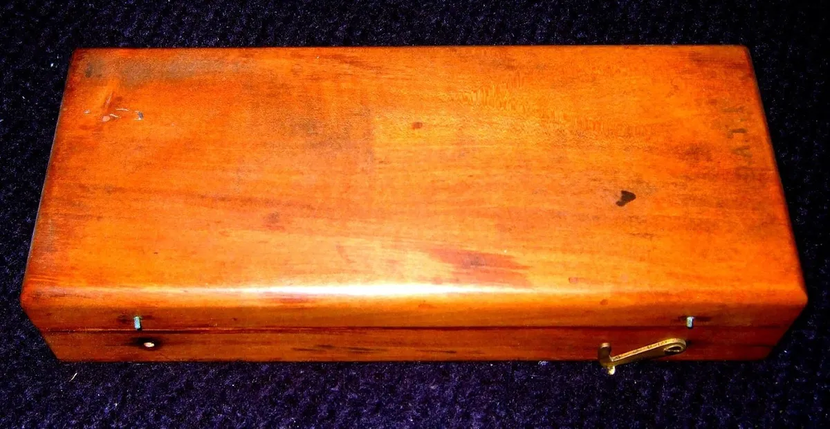 Vintage Brass Apothecary Weight Set in Fitted Wood - Image 3
