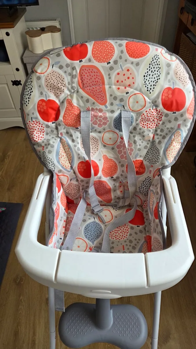 Baby's high chair - Image 4