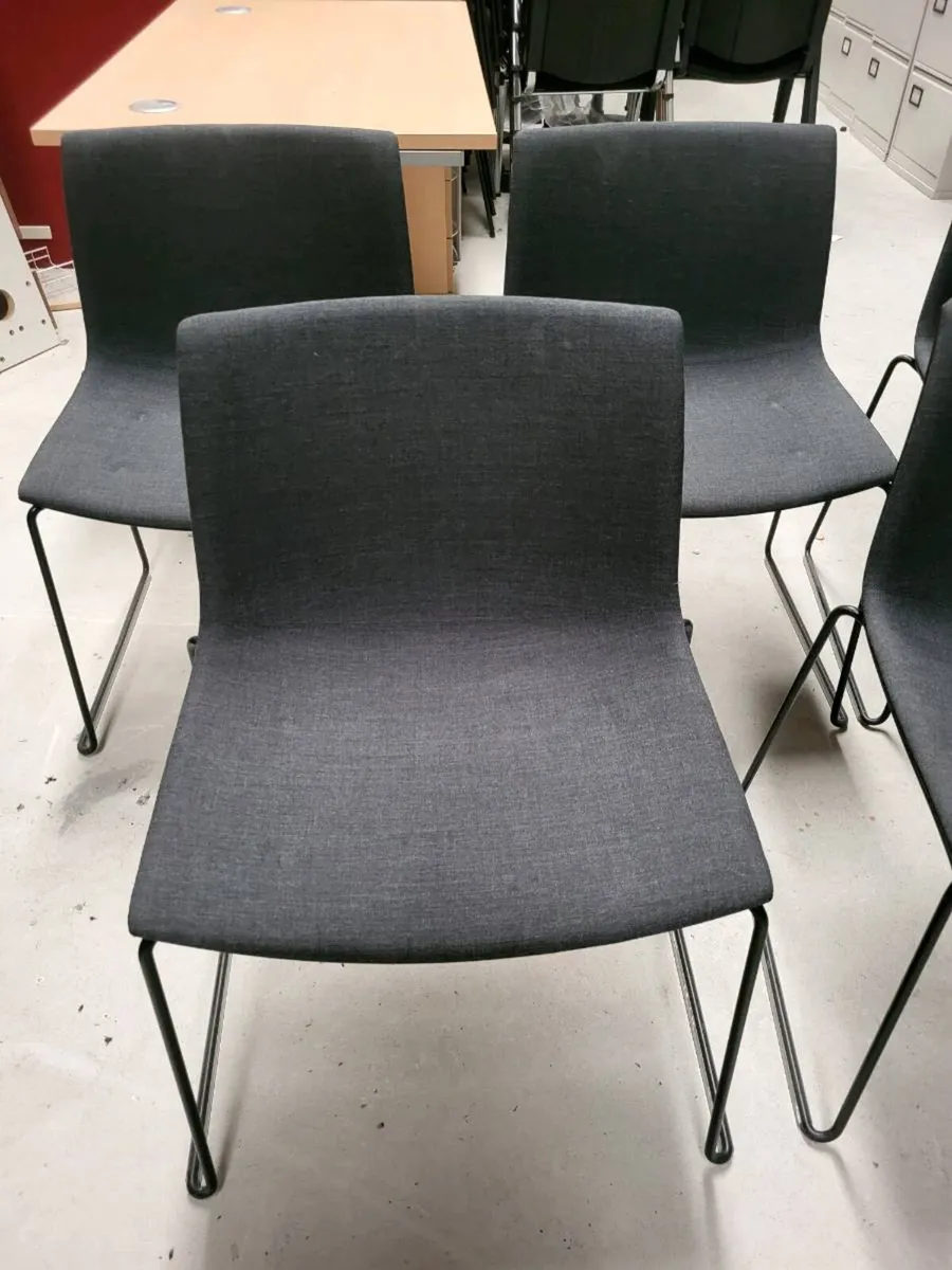 Set Of 5 Arper Multi Purpose Chairs. Mint Cond. - Image 2