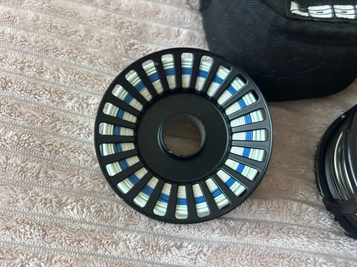 Fishing Reel - Image 2