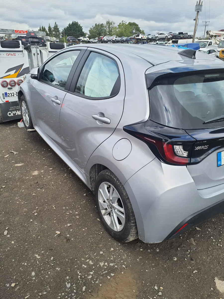 Toyota Yaris 2025 - Image 2