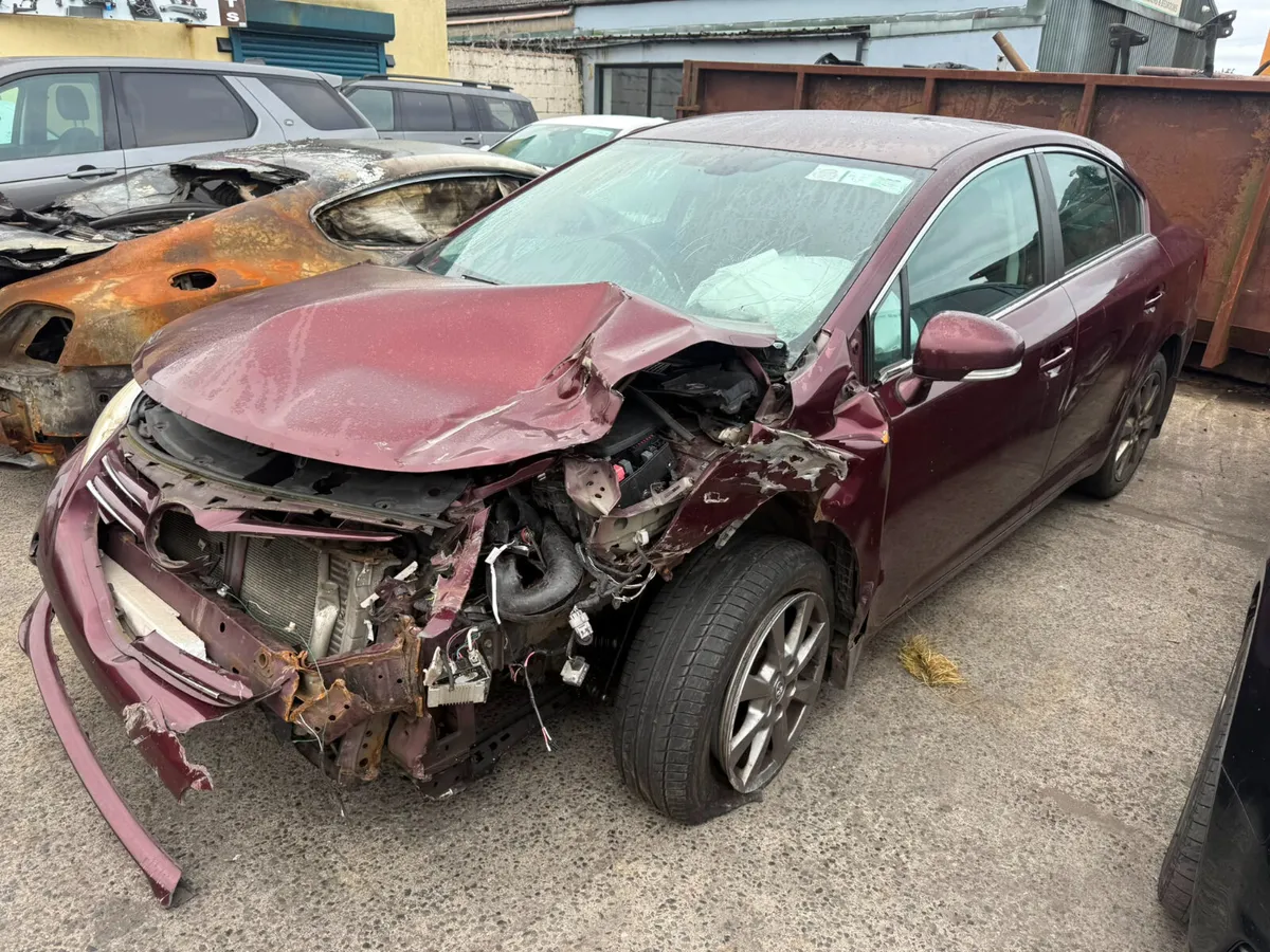 2012 TOYOTA AVENSIS 2.0 DIESEL FOR BREAKING - Image 4