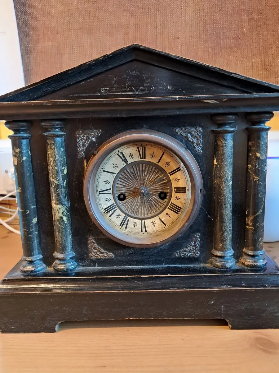 Antique Clock in need of repair - Image 1