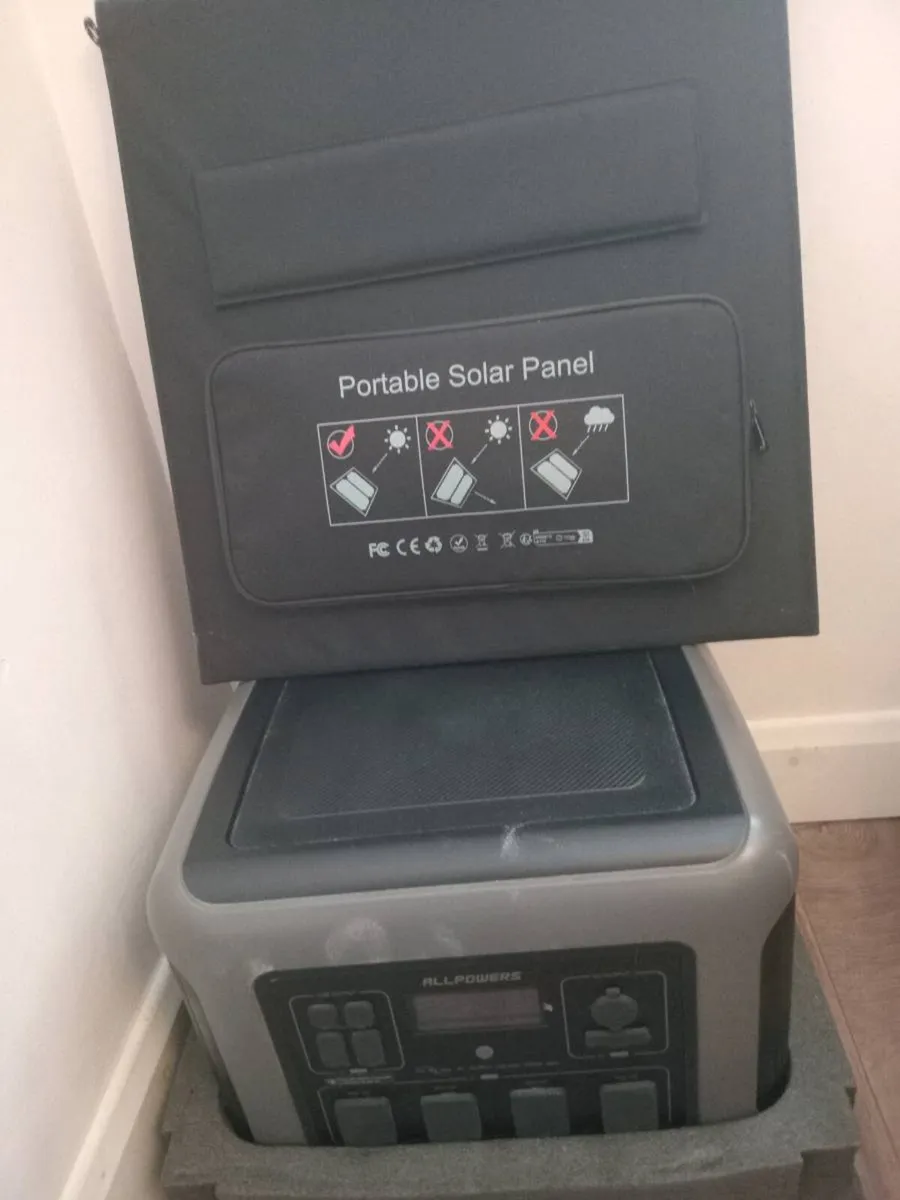 Allpowers 2500 power pack with 200 watt solar