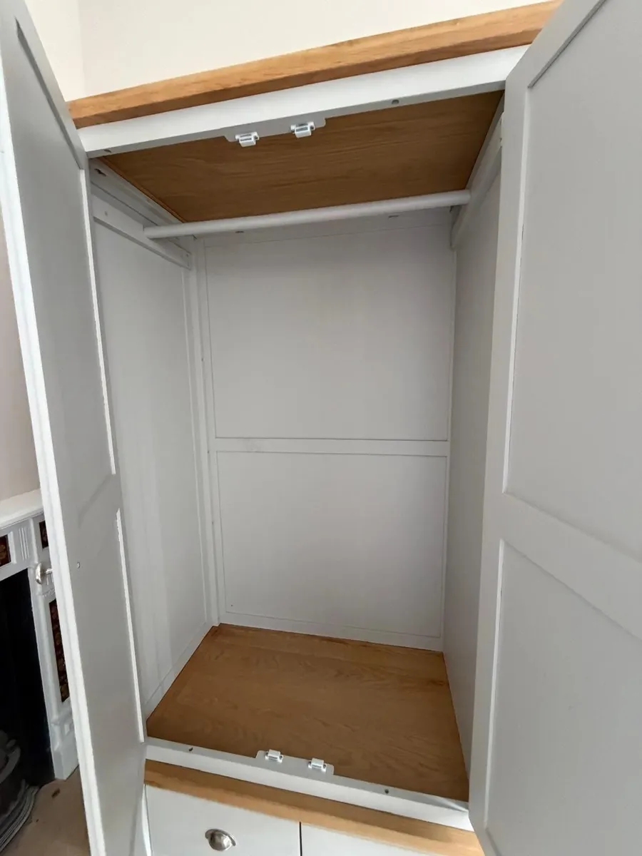 Doune 3dr wardrobe/Taupe & Oak/Excellent Condition - Image 3