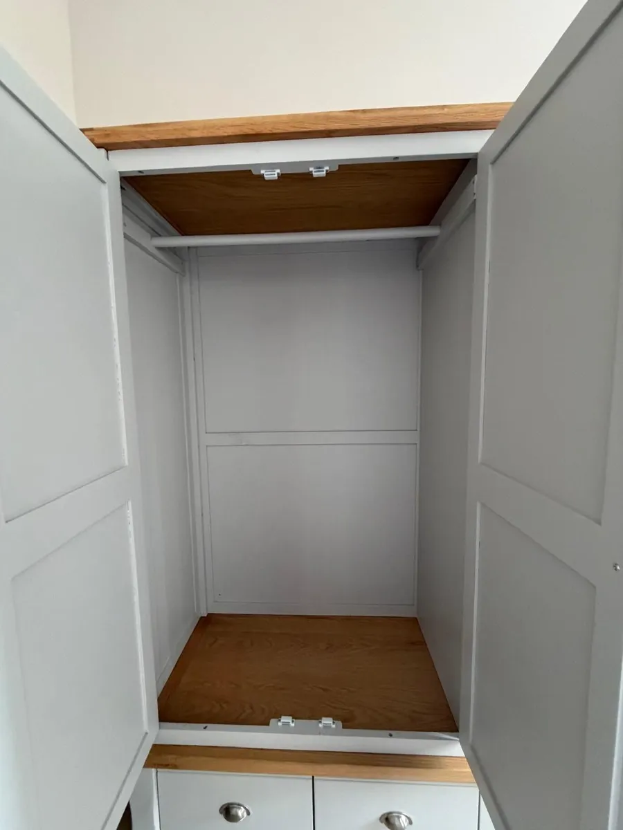 Doune 3dr wardrobe/Taupe & Oak/Excellent Condition - Image 4