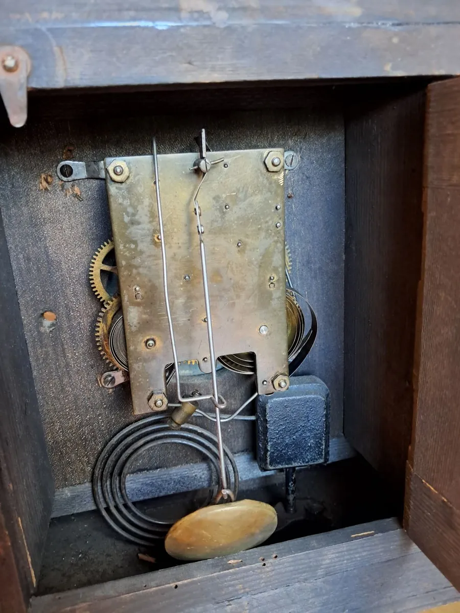 Antique Clock in need of repair - Image 3