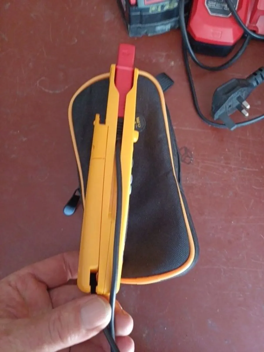 Fluke - Image 3