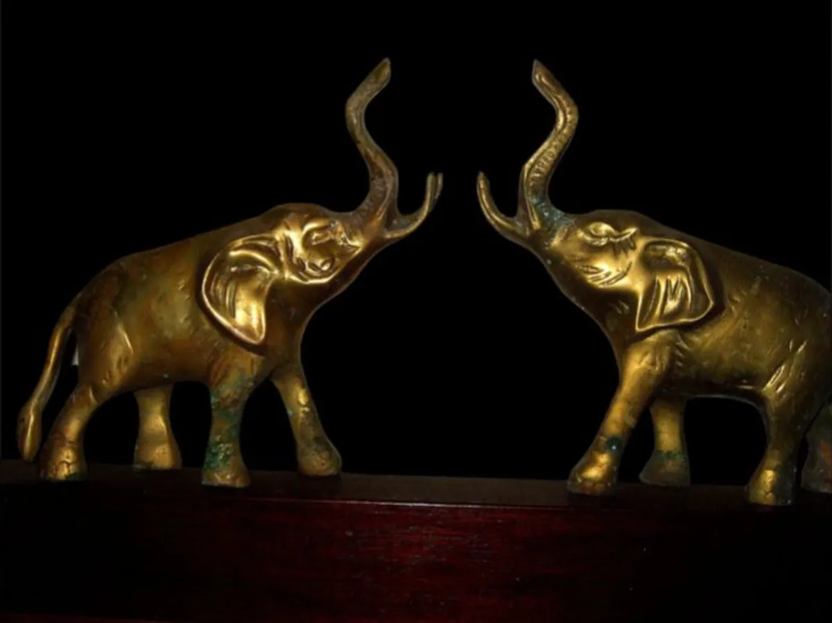 Stunning Pair of Vintage Solid Brass Elephants - Image 3
