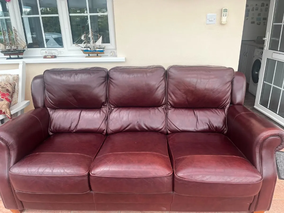 3 seater leather sofa - Image 1