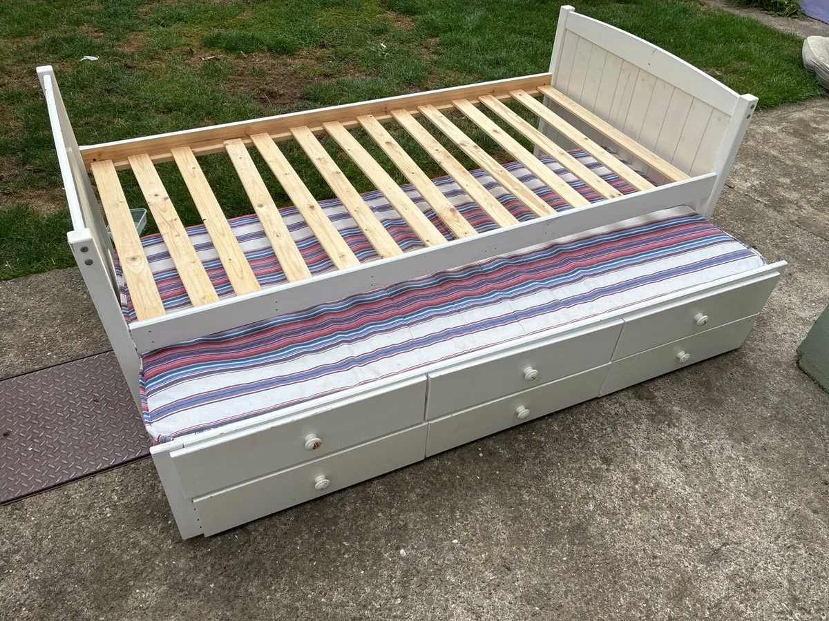 Trundle bed - two beds in one! - Image 2