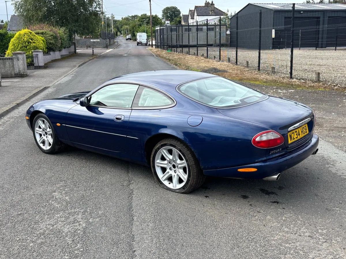 2000 Jaguar XK8 Auto Coupe - Image 4