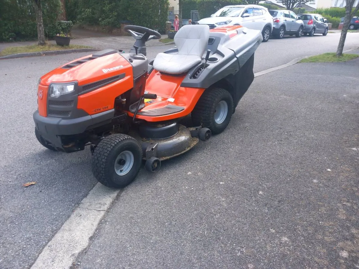 Ride on lawnmower - Image 2